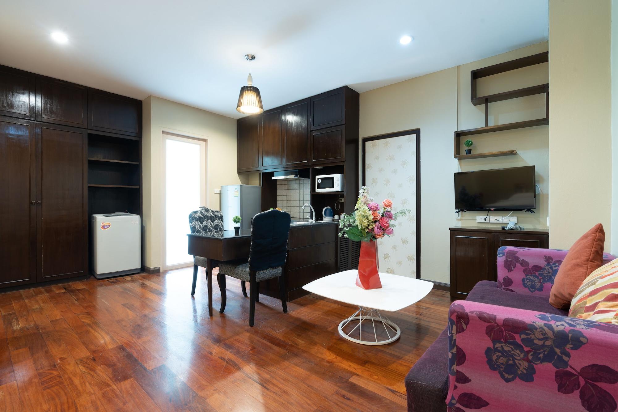 Greenview Ekkamai10 Suite Бангкок Экстерьер фото