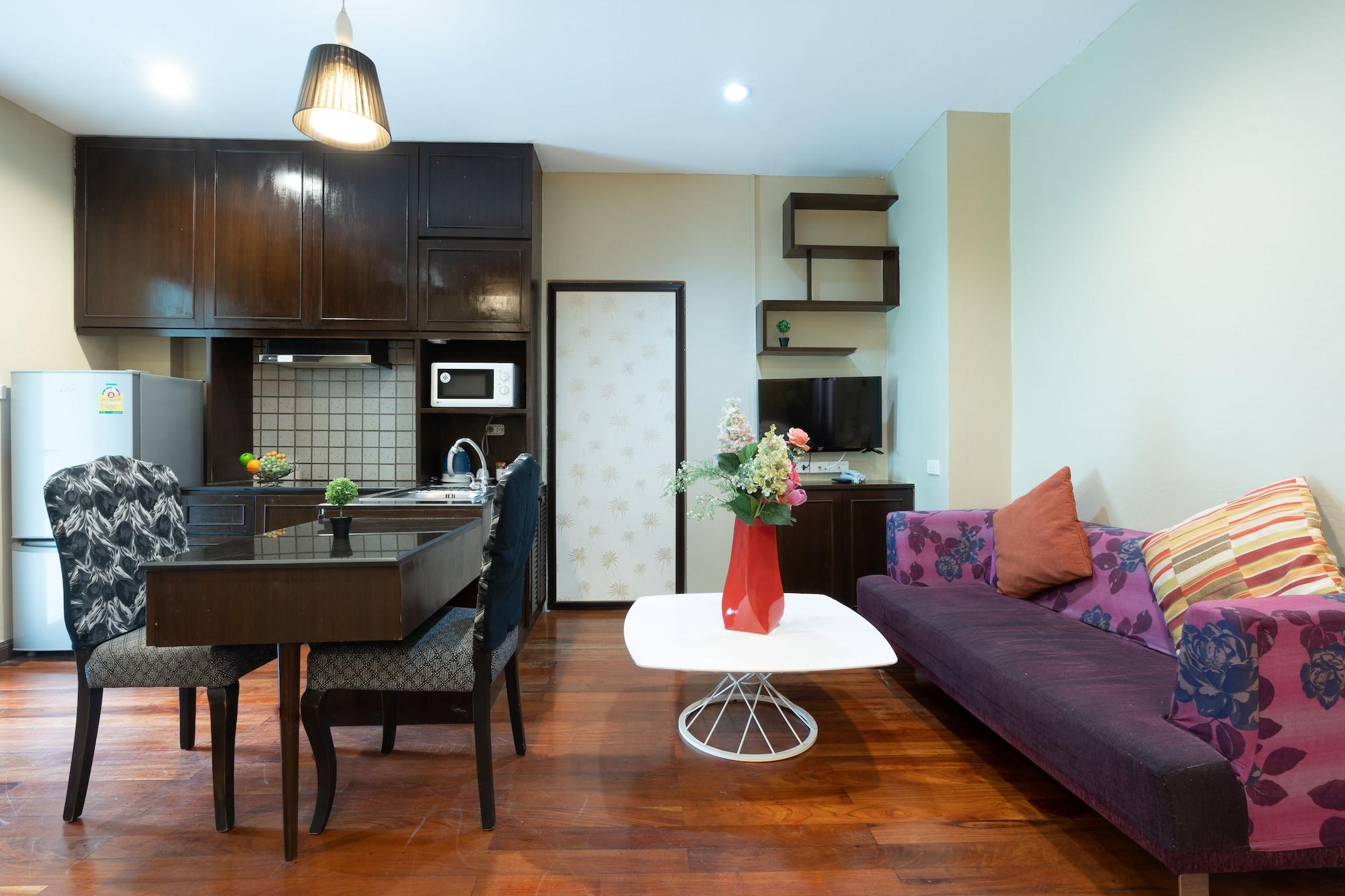 Greenview Ekkamai10 Suite Бангкок Экстерьер фото