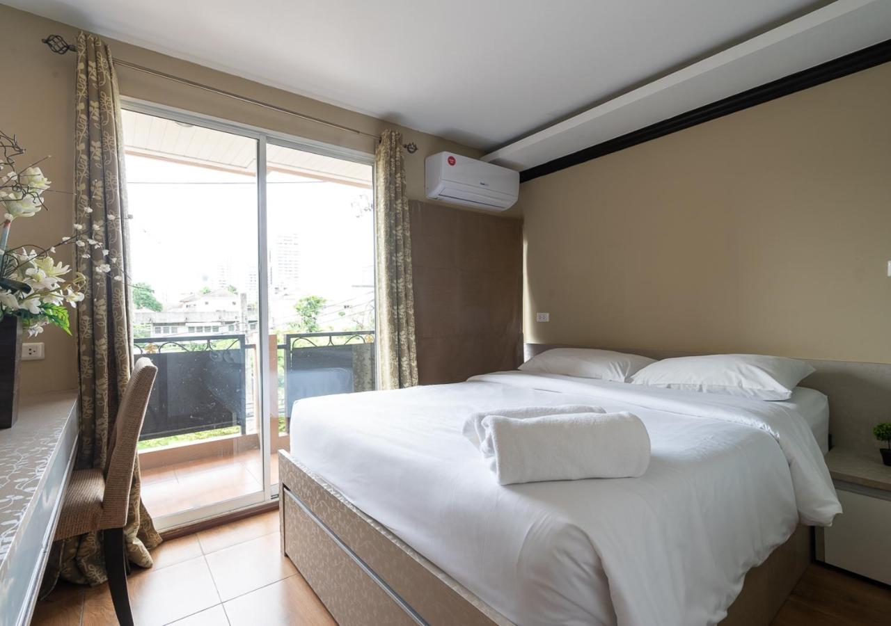 Greenview Ekkamai10 Suite Бангкок Экстерьер фото