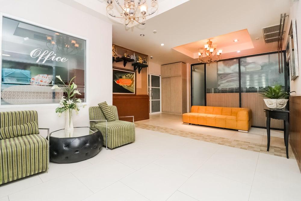 Greenview Ekkamai10 Suite Бангкок Экстерьер фото