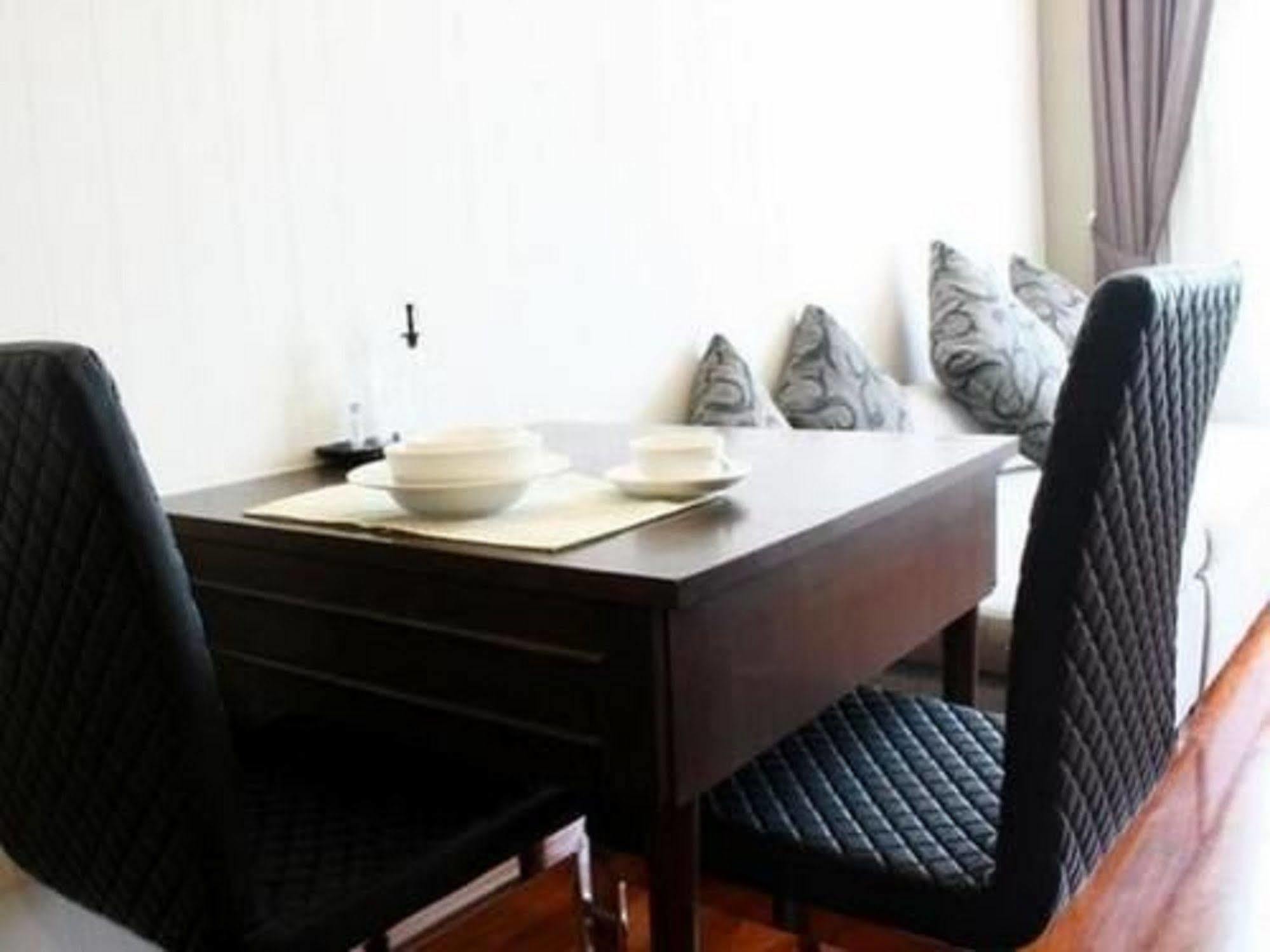 Greenview Ekkamai10 Suite Бангкок Экстерьер фото