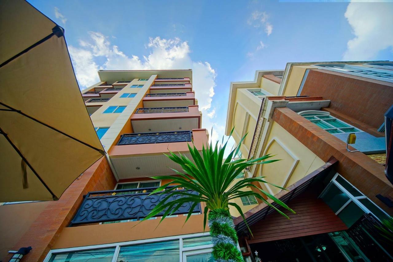 Greenview Ekkamai10 Suite Бангкок Экстерьер фото