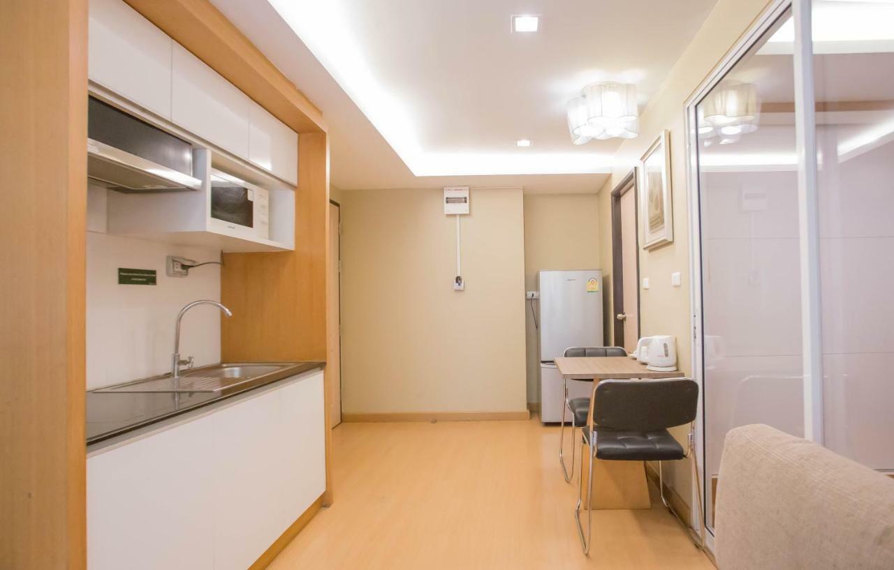 Greenview Ekkamai10 Suite Бангкок Экстерьер фото
