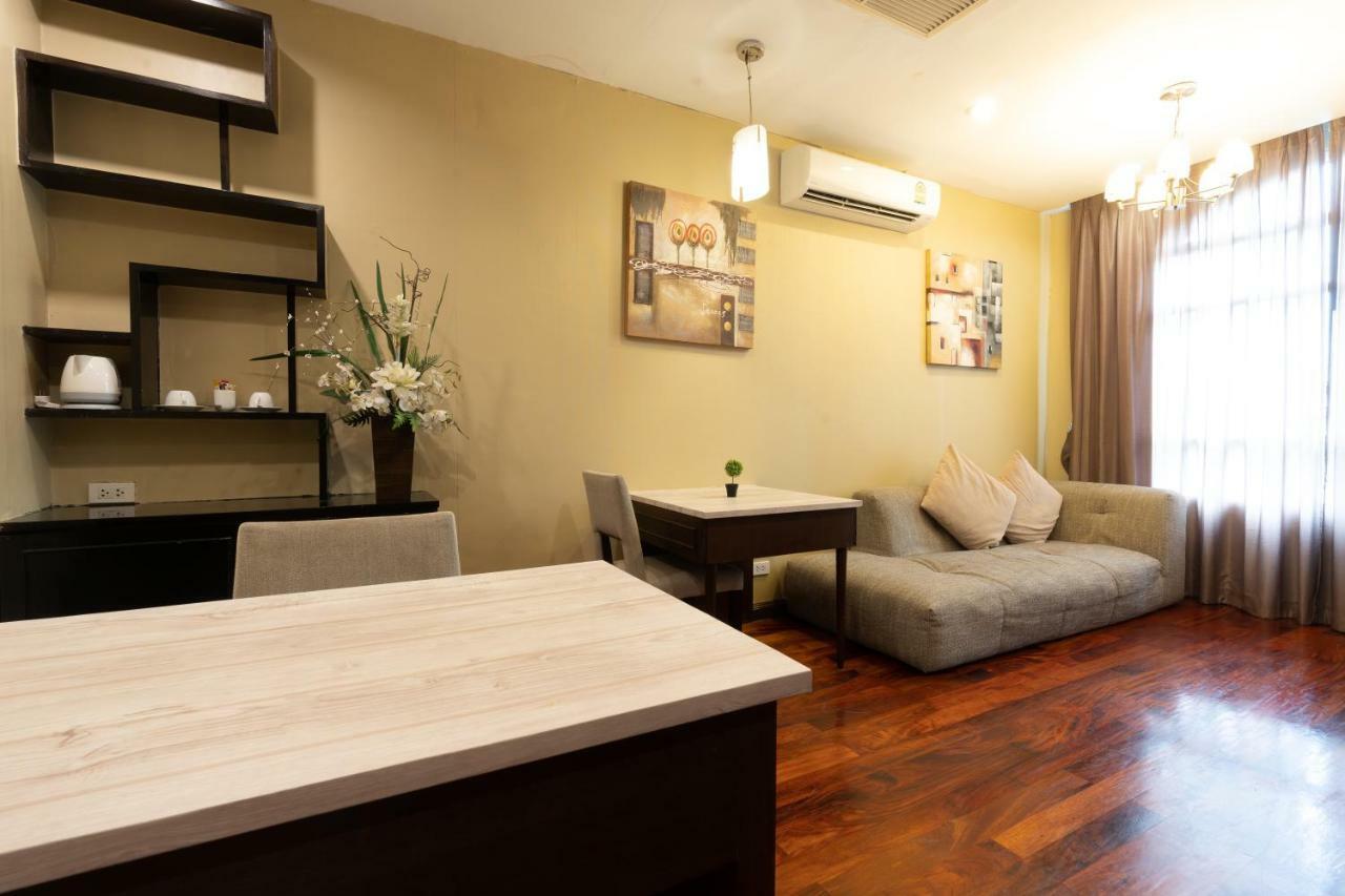 Greenview Ekkamai10 Suite Бангкок Экстерьер фото